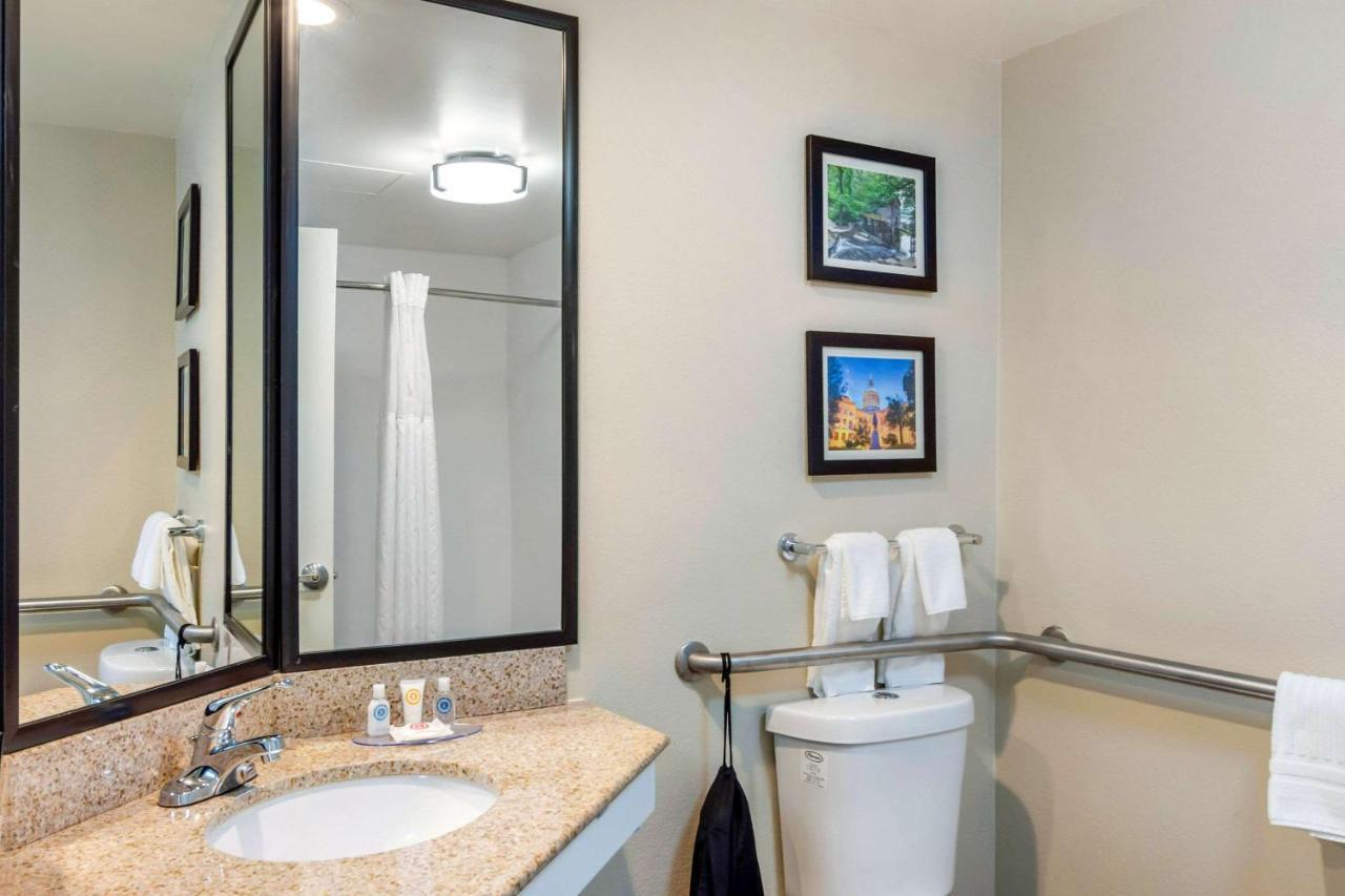 Comfort Airport Inn